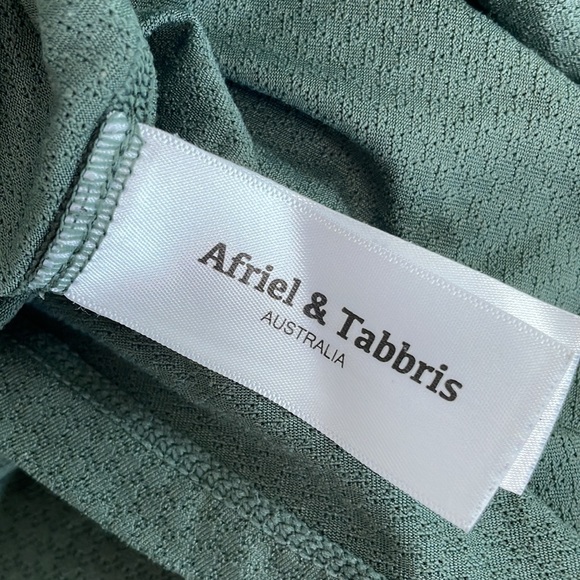 Afriel & Tabris open back olive green exercise top - Picture 7 of 8